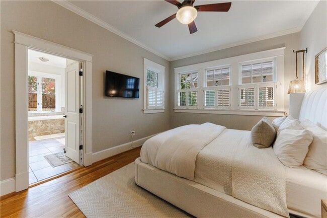 Building Photo - 654 Cresthill Ave NE