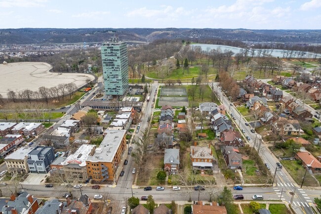 Building Photo - 5807 Callowhill St