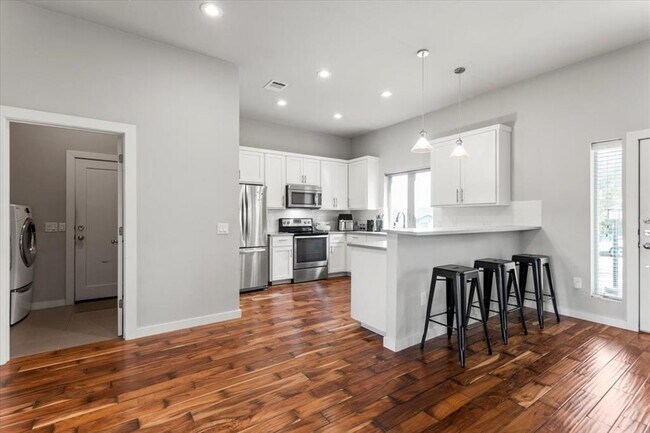 Building Photo - 15202 Cavalier Canyon Dr
