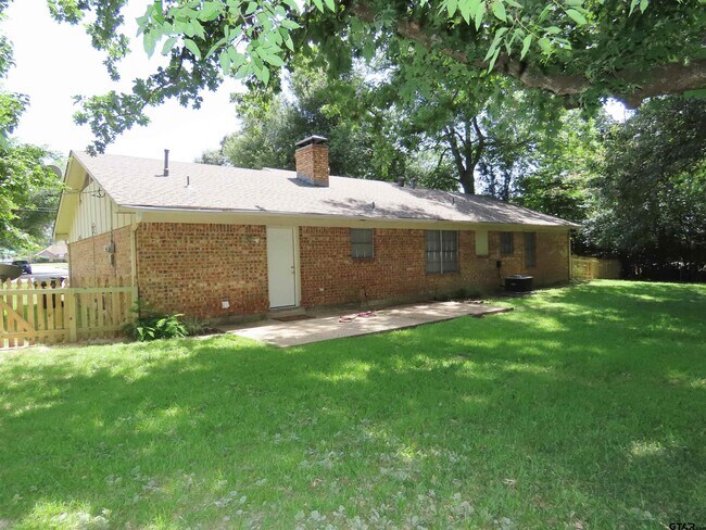 Building Photo - 3316 McDonald Rd