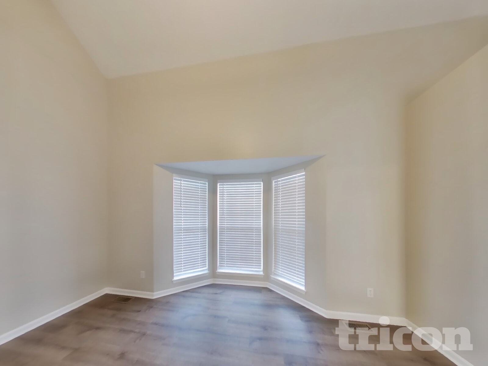 Building Photo - 1716 Lynn Cir