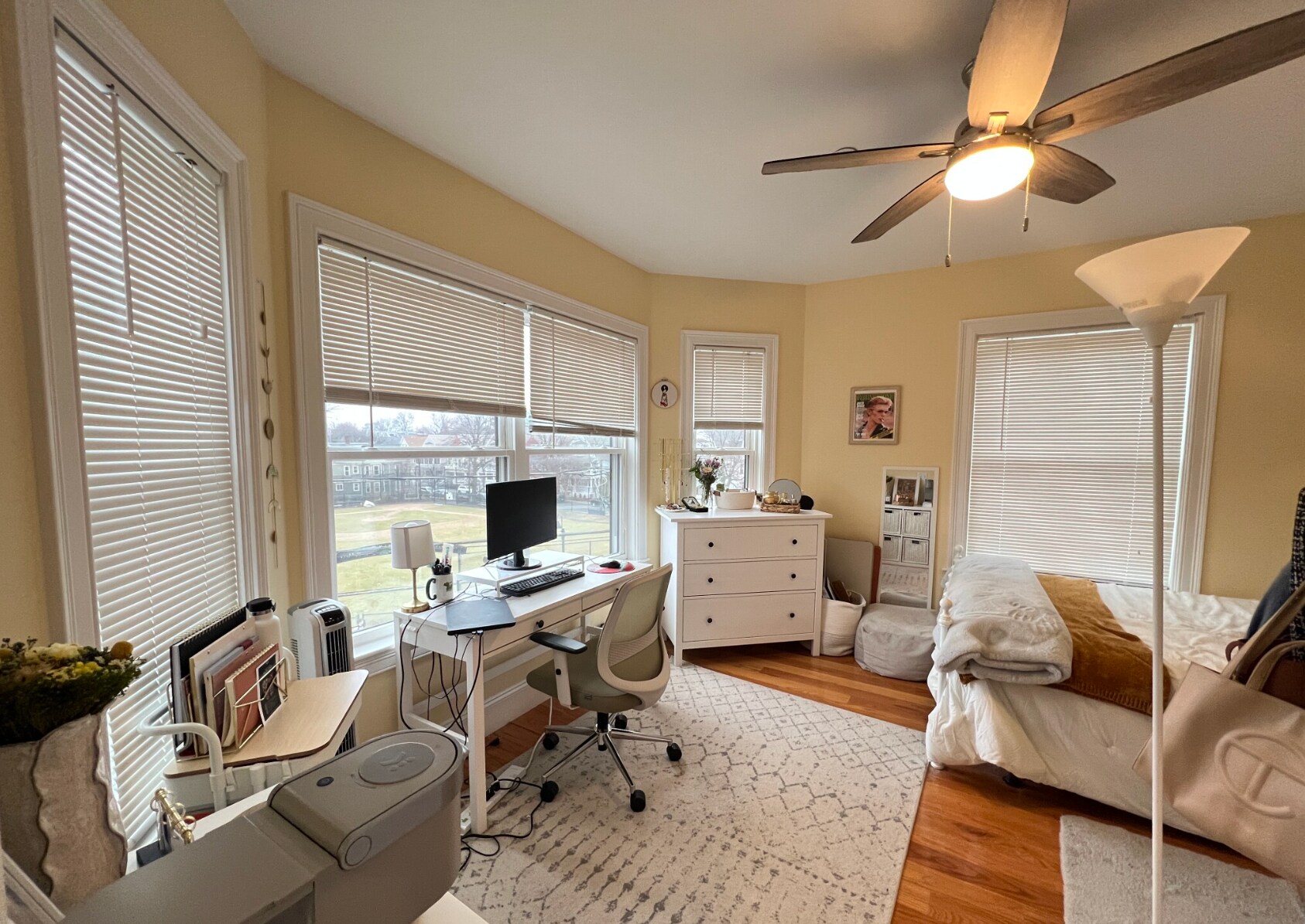 Building Photo - 118 Holland St