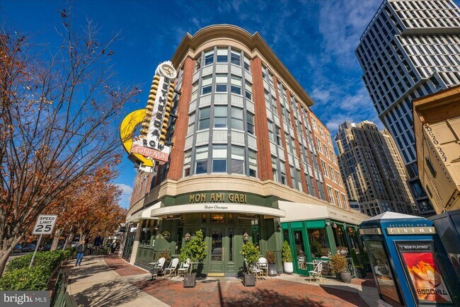 Building Photo - 4915 Hampden Ln