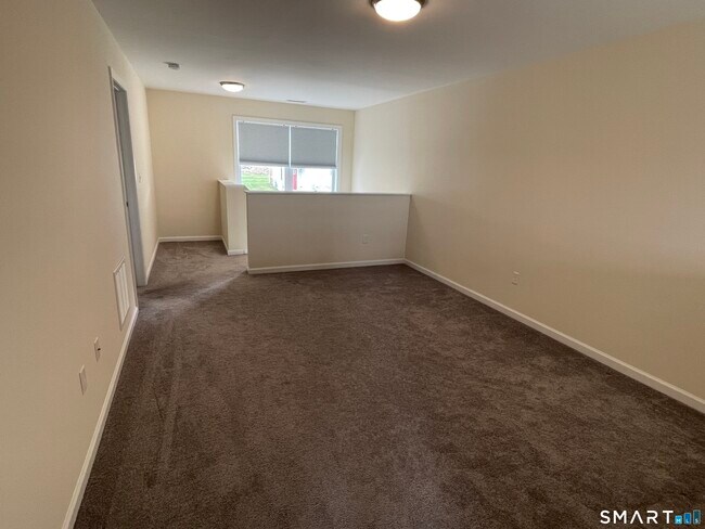 Building Photo - 28 Woodside Dr