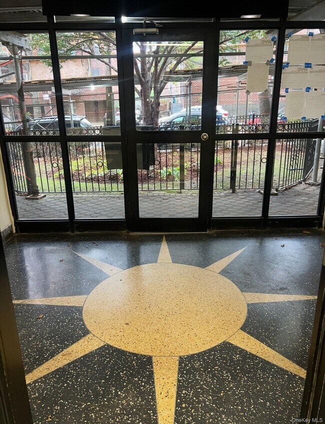 Primary Photo - 89-20 55th Ave