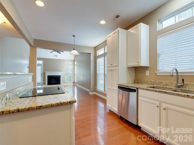 Building Photo - 8164 Bridgegate Dr