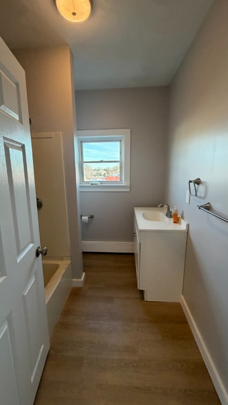 Building Photo - 188 Division St