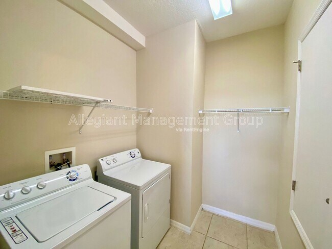 Building Photo - 2363 Seven Oaks Dr
