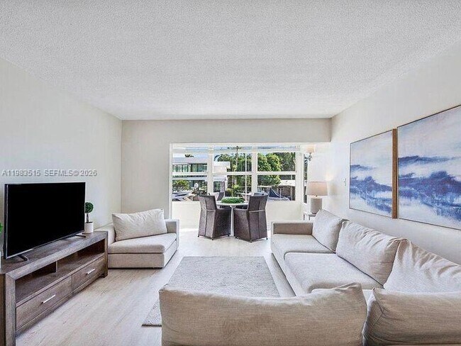 Building Photo - 40 Isle of Venice Dr