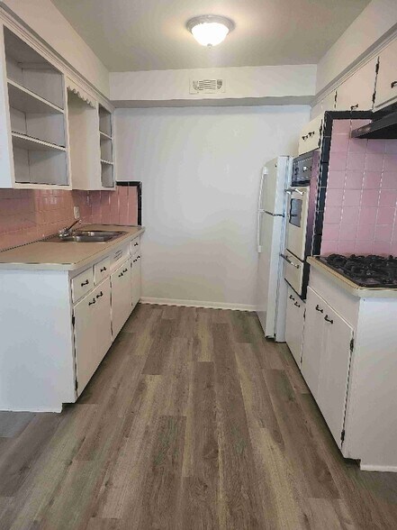 Building Photo - 6511 Pearl Rd