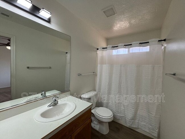 Building Photo - 425 E 1050 S