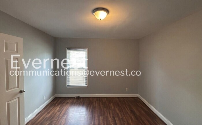 Building Photo - 1300 S Lyerly St