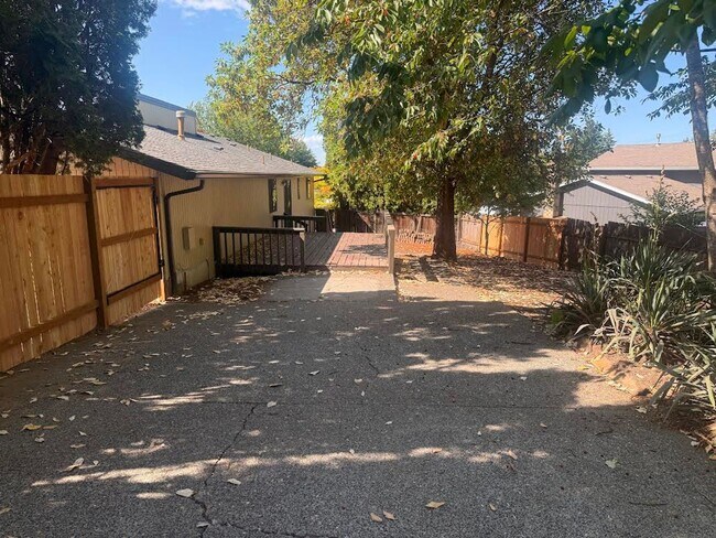 Building Photo - Updated Single Level Home