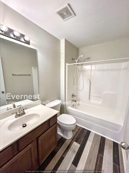 Building Photo - 5225 Southfork Blvd