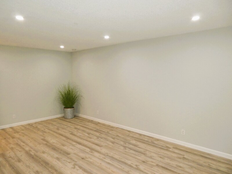 Building Photo - 974 Rose Ave