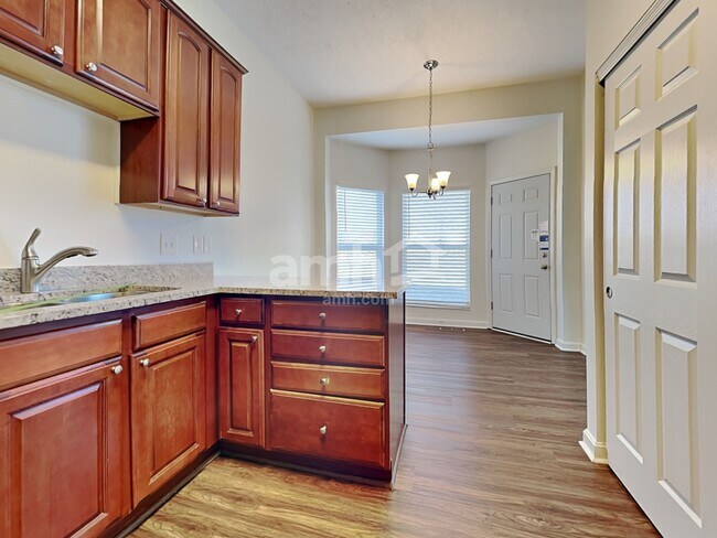 Building Photo - 2816 Fairways Drive