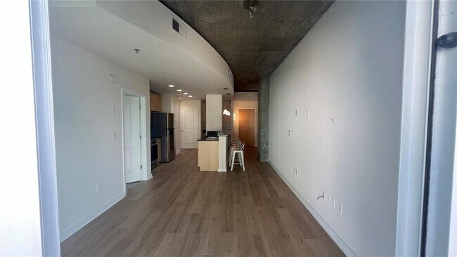 Building Photo - 250 Pharr Rd NE