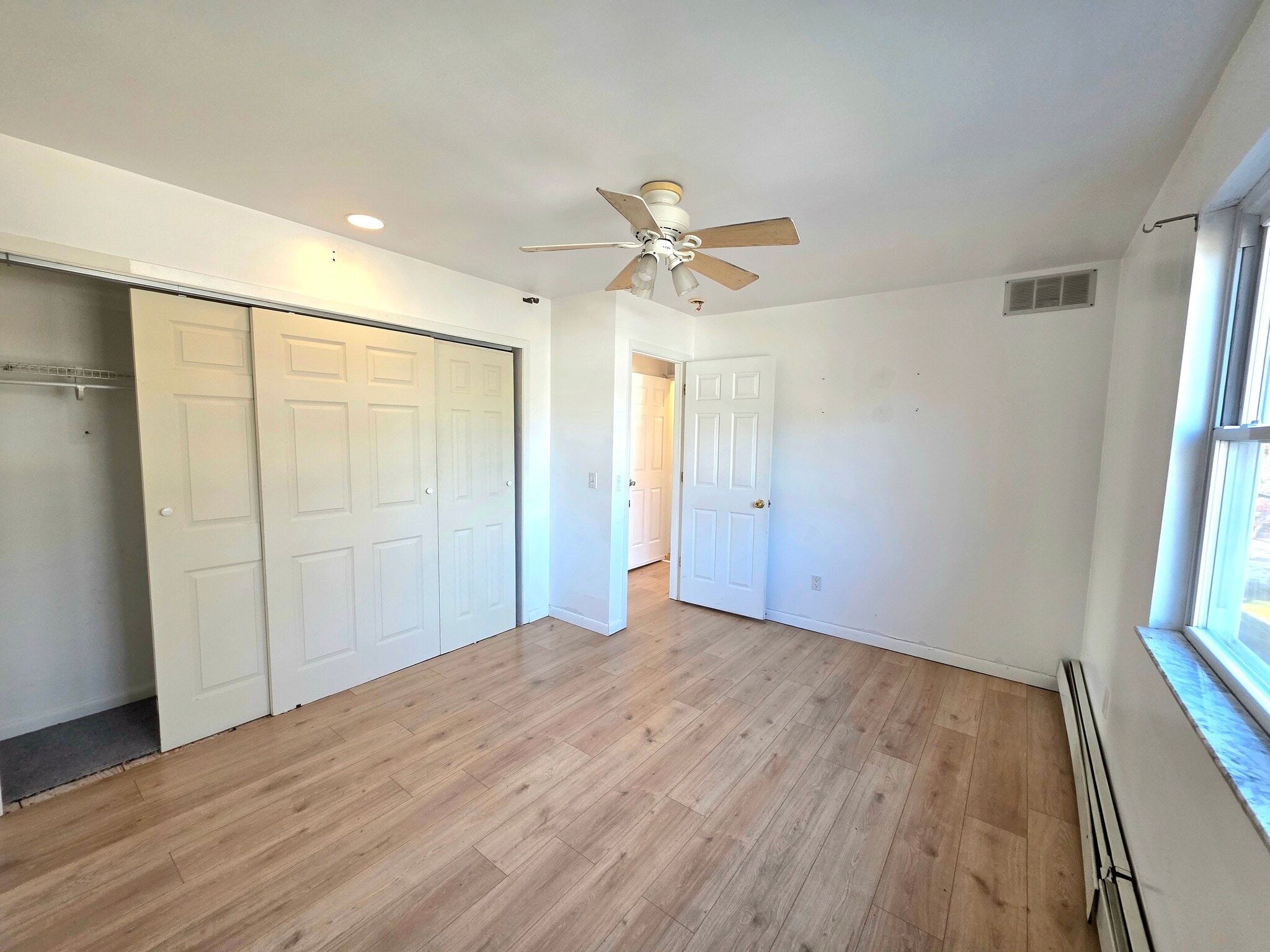 Building Photo - 40 Carlton Ave