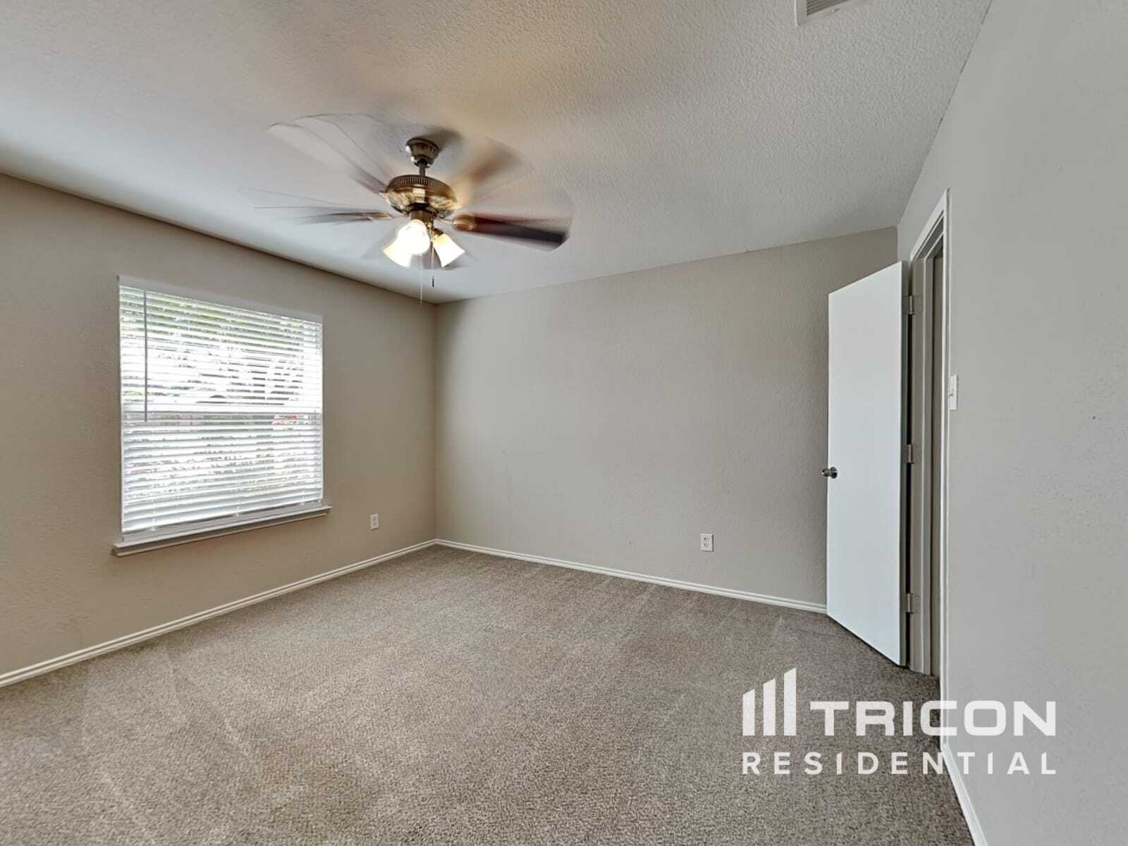 Building Photo - 5448 Kleberg Dr