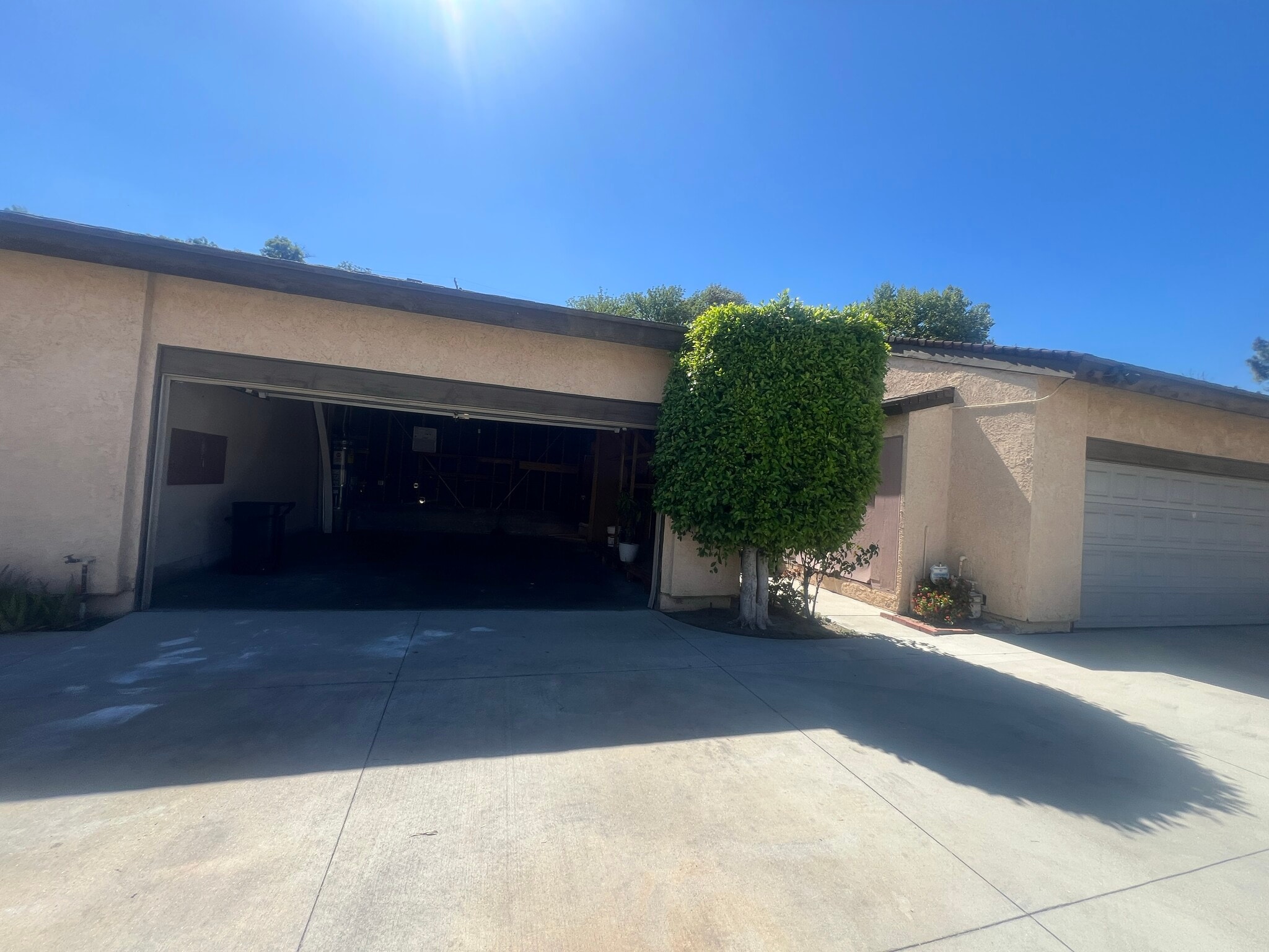 Building Photo - 8470 Winnetka Ave