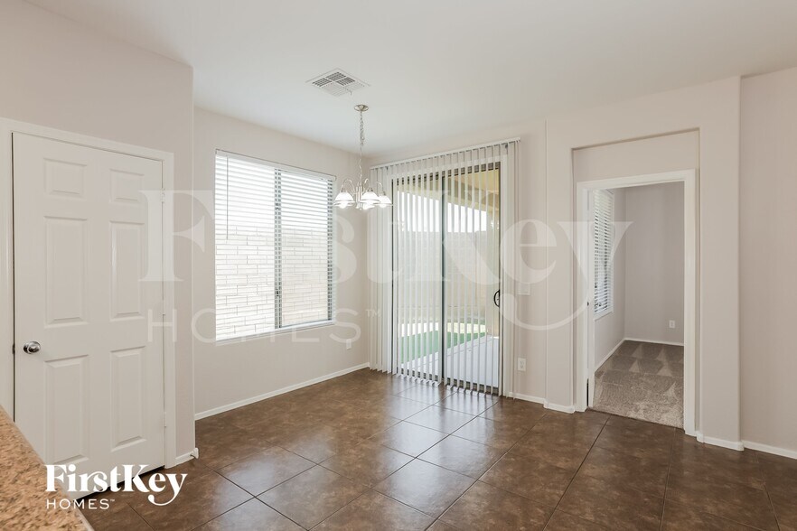 Building Photo - 5230 W Cochise Dr