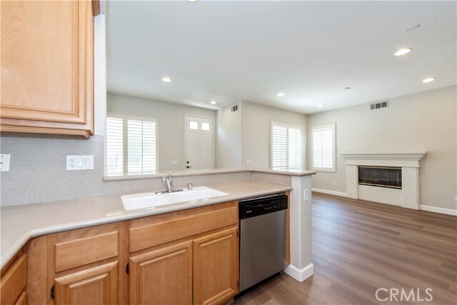 Building Photo - 22 Moonstone