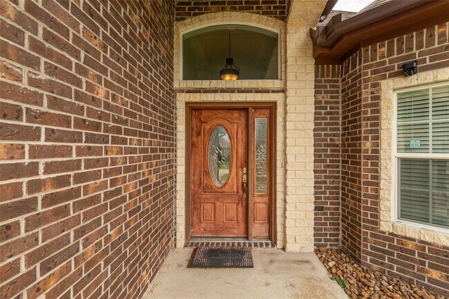 Building Photo - 8195 Quail Hollow Dr