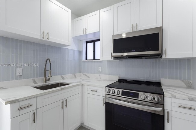 Building Photo - 571 NW 152nd St