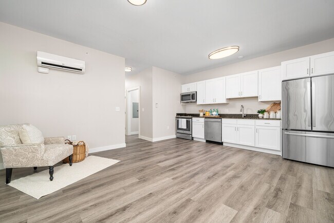 Building Photo - 401 Albany Turnpike