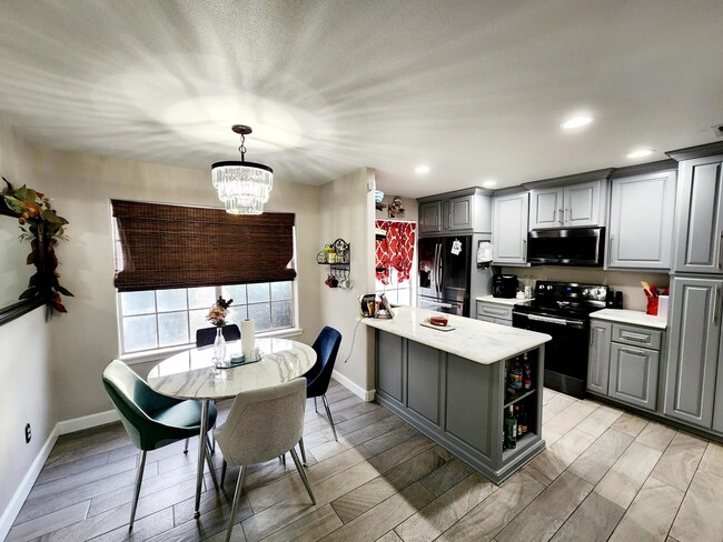 Building Photo - 112 Jaimie Way