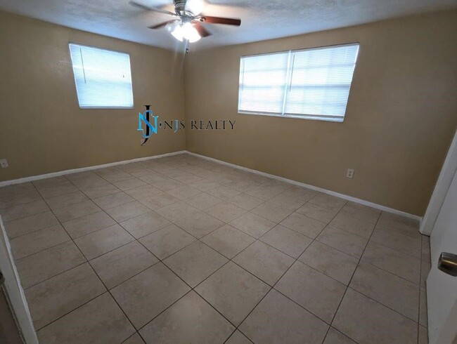 Building Photo - JUST REDUCED!!!  Beautiful updated 3/1.5/1...