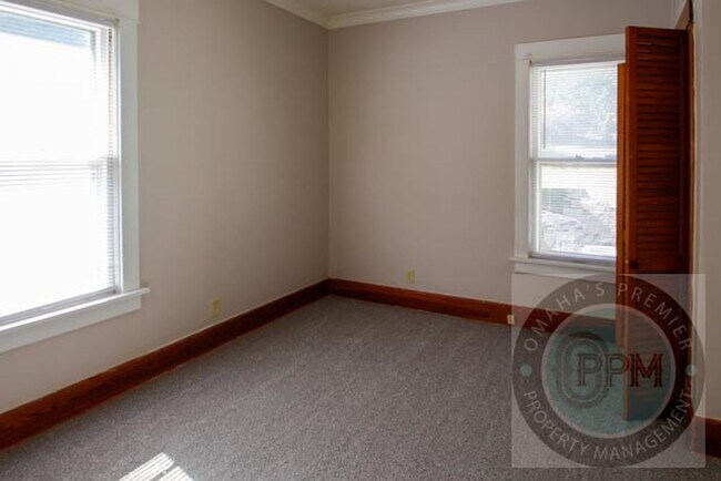 Building Photo - Spacious 4bd/2Ba Home