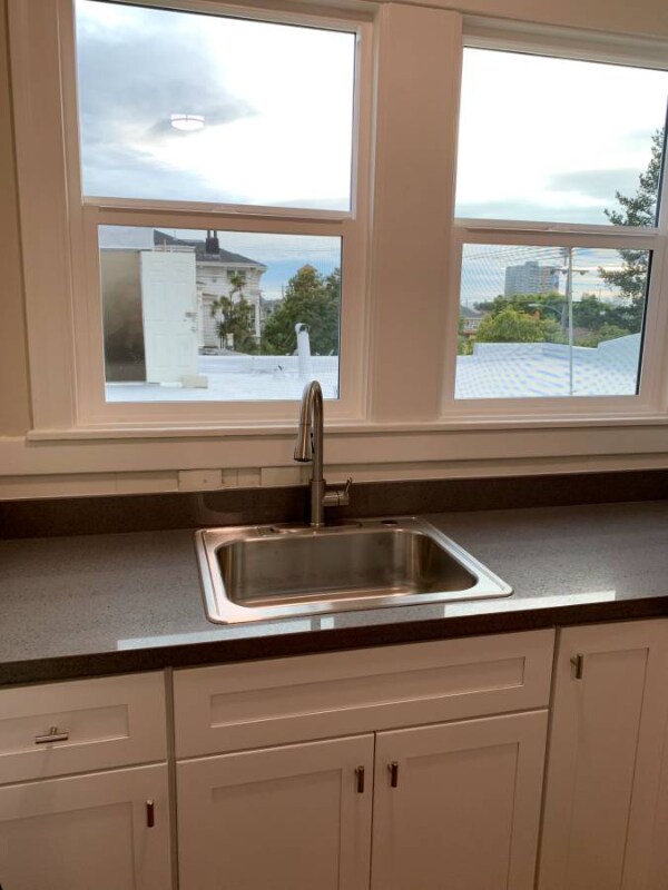 Building Photo - 1732 6th Ave