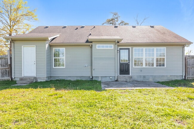 Building Photo - 505 Chinquapin Pl