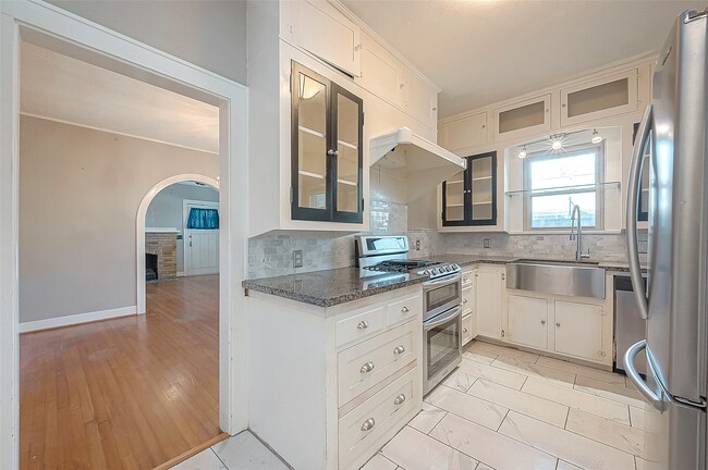 Building Photo - 1309 2nd St