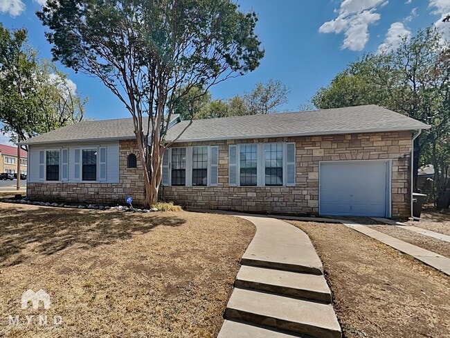 Building Photo - 3862 Meadowbrook Dr