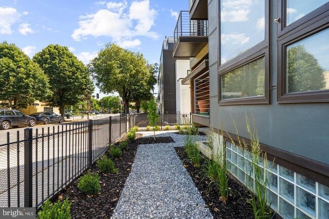 Building Photo - 1112 Montello Ave NE