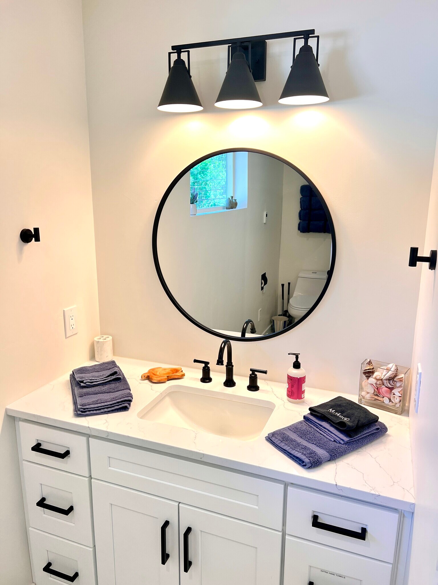 Building Photo - 213 N 10th St