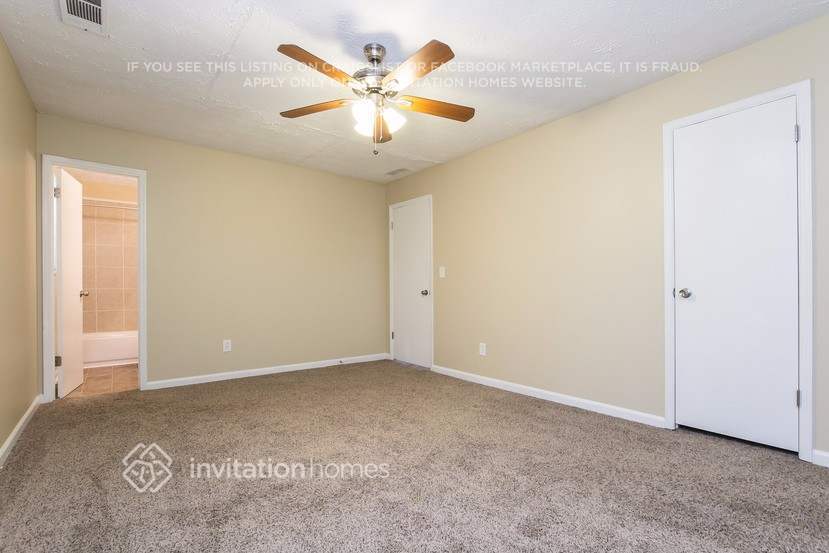 Building Photo - 1747 Vertex Dr SW