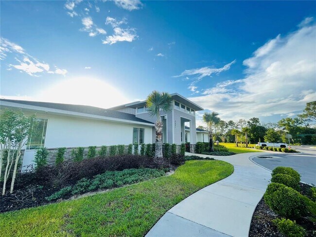 Building Photo - 2818 Sanctuary Dr