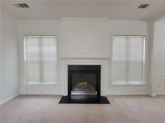 Building Photo - 2448 Fairlie Dr
