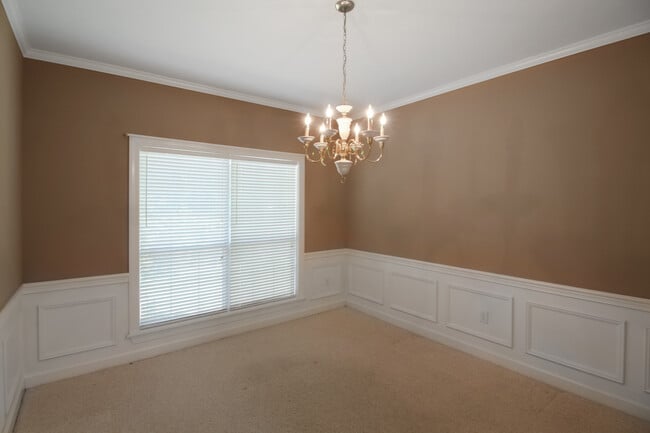 Building Photo - 345 Avonlea Ln