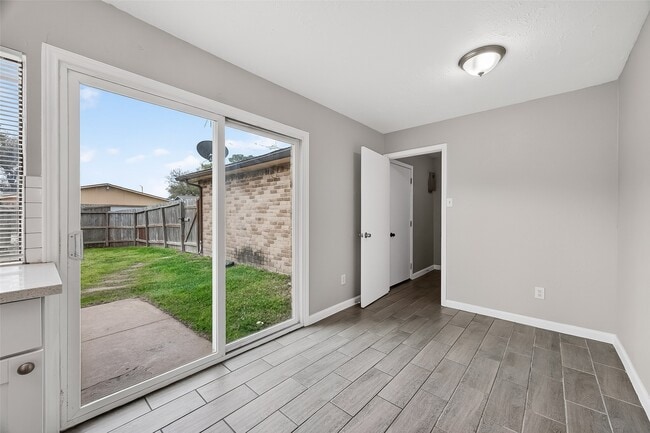 Building Photo - 14034 Lourdes Dr