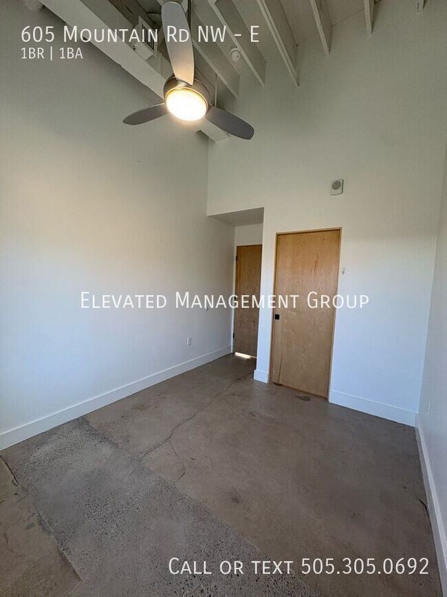 Building Photo - 605 Mountain Rd NW