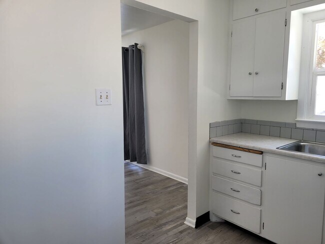 Building Photo - 1424 N 22nd St