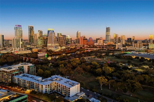 Building Photo - 210 Lee Barton Dr