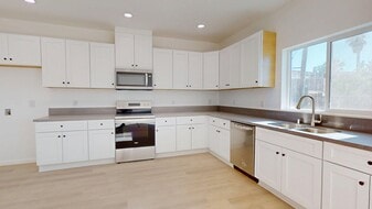 Building Photo - 9850 Mesquite Ave