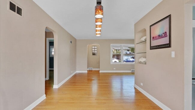Building Photo - 8918 Parkside Ave