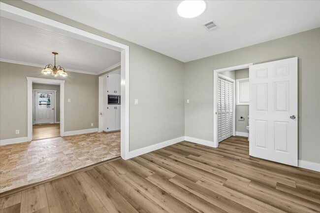 Building Photo - Charming 3-Bedroom Home with Large Fenced Yard in Richmond Hill!