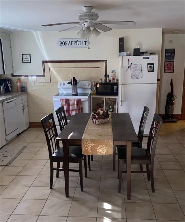 Building Photo - 60 Notre Dame St